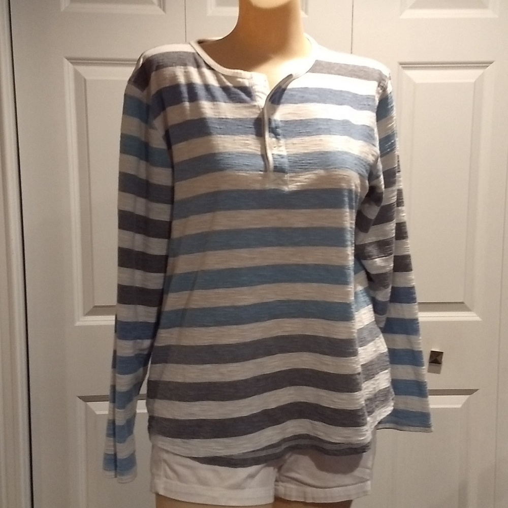 Ocean C summary beachy urrent beach top size small